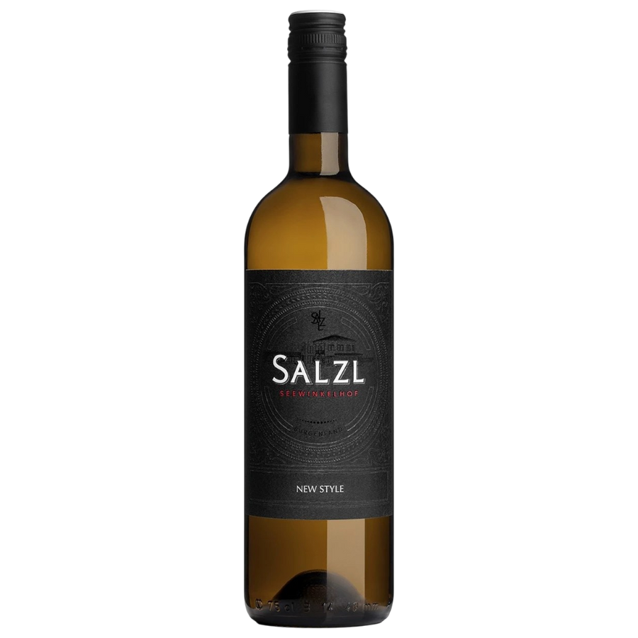 Weingut Salzl Seewinkelhof Chardonnay New Style 2023 - österreichischer Chardonnay mit Eichenfass-Ausbau und Feinhefe-Reifung