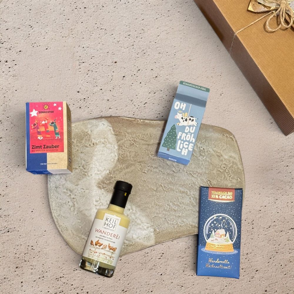 Weihnachts Geschenkbox Eierlikör mit Tee und Schoko