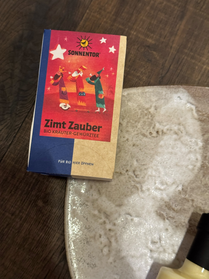 Weihnachts Geschenkbox Eierlikör mit Tee und Schoko